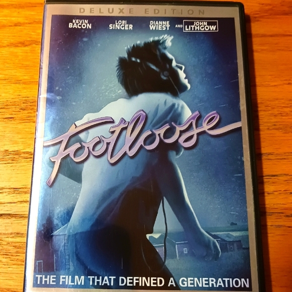 FOOTLOOSE Deluxe Edition on DVD Kevin Bacon - Picture 1 of 2